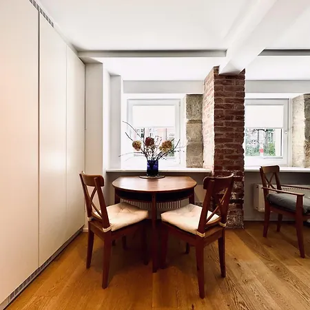 Apartment Cosy Castle - Charmanter Souterrain Altbau *